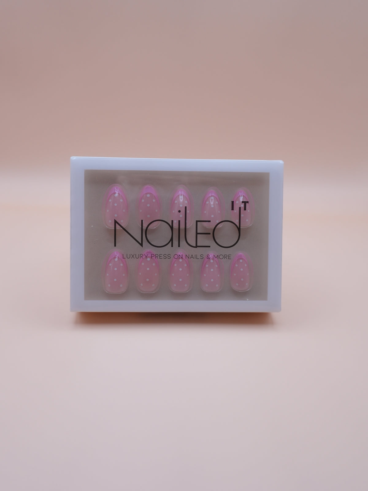 MACARON